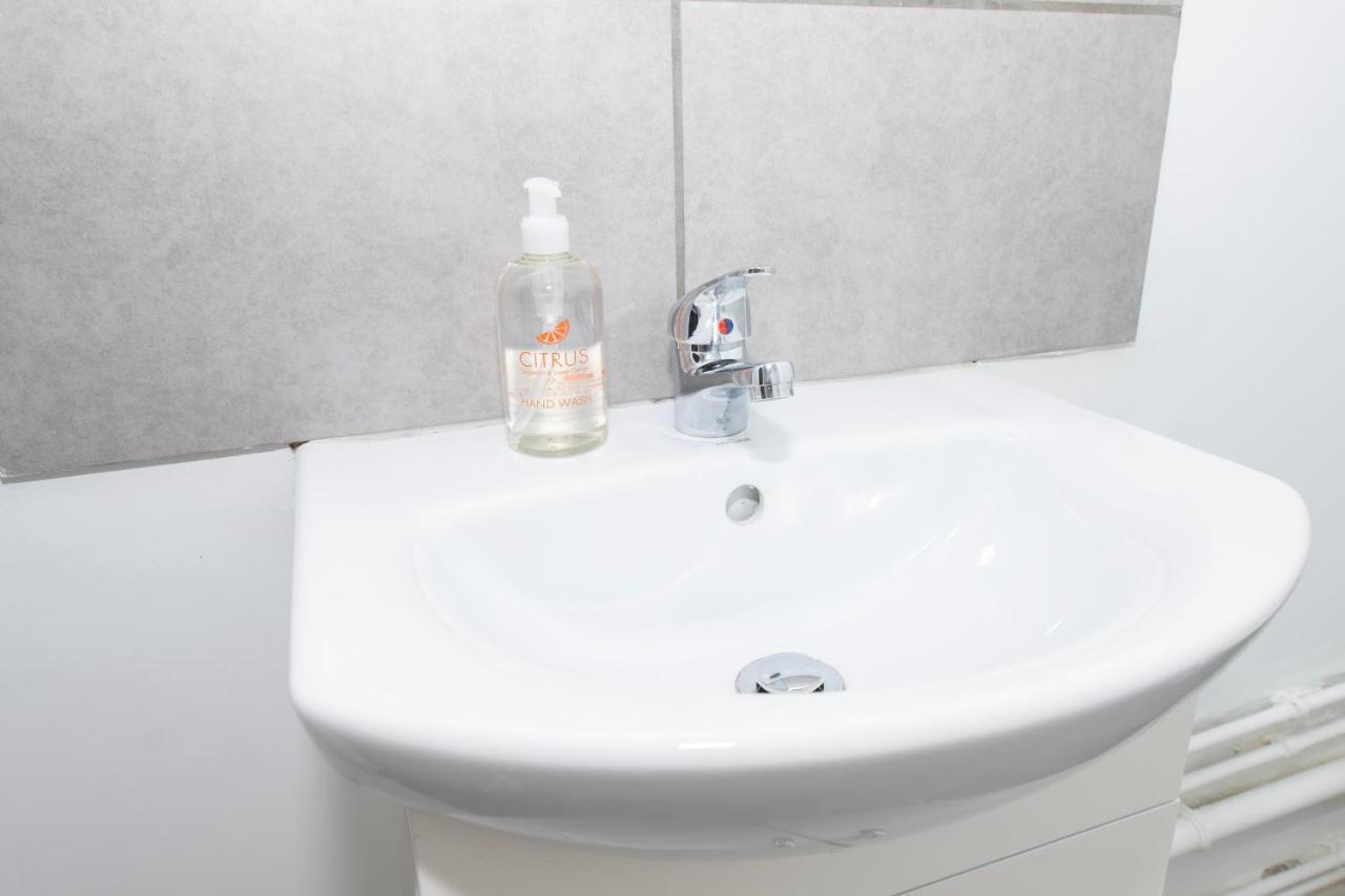 Versatile Cozy & Spacious Comfort Hull Apartments Kingston upon Hull ภายนอก รูปภาพ