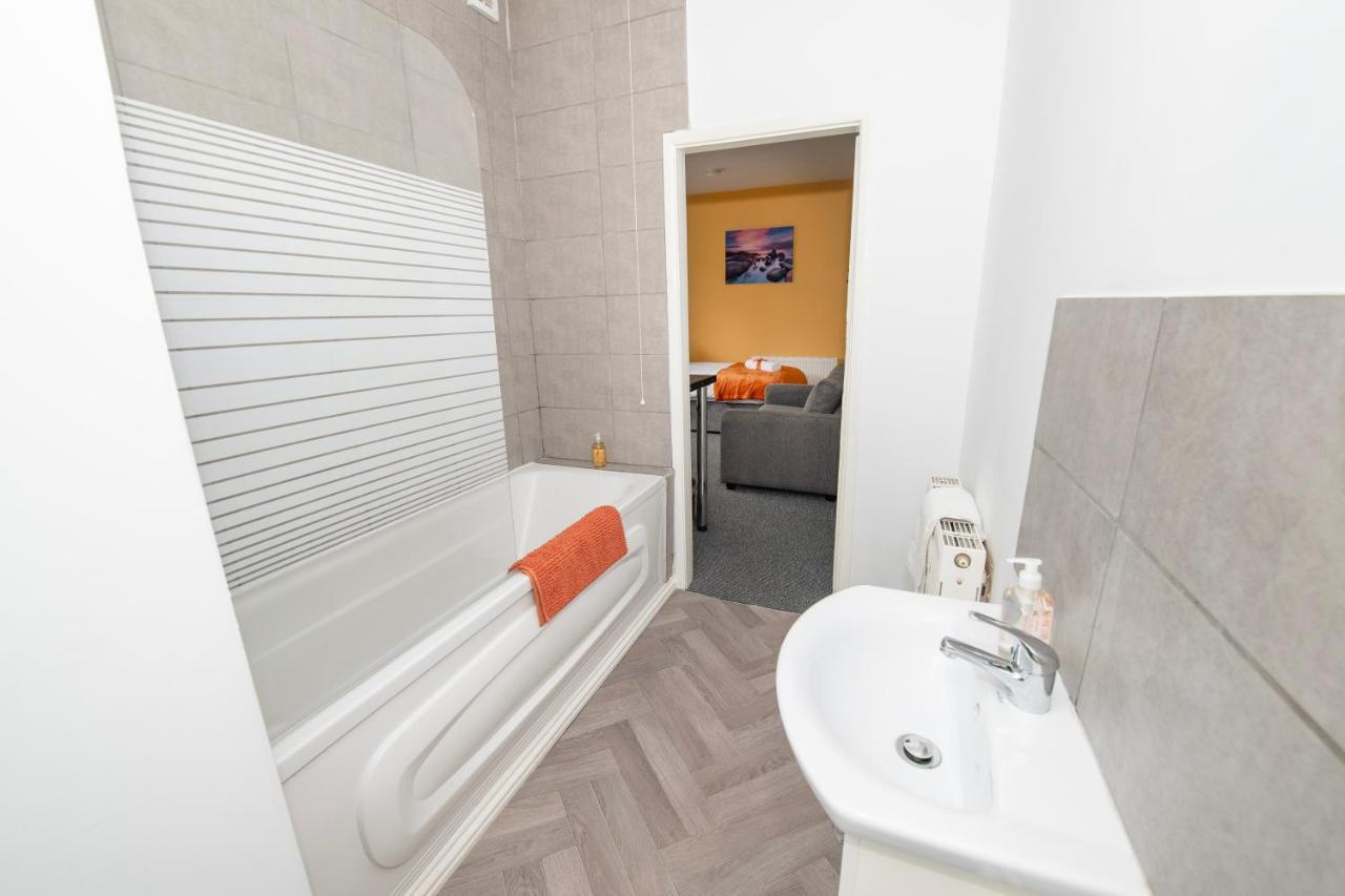Versatile Cozy & Spacious Comfort Hull Apartments Kingston upon Hull ภายนอก รูปภาพ