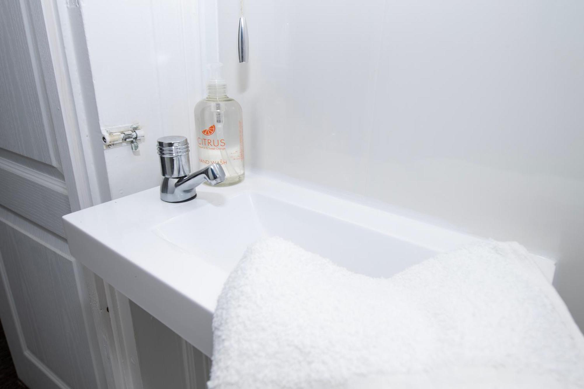 Versatile Cozy & Spacious Comfort Hull Apartments Kingston upon Hull ภายนอก รูปภาพ