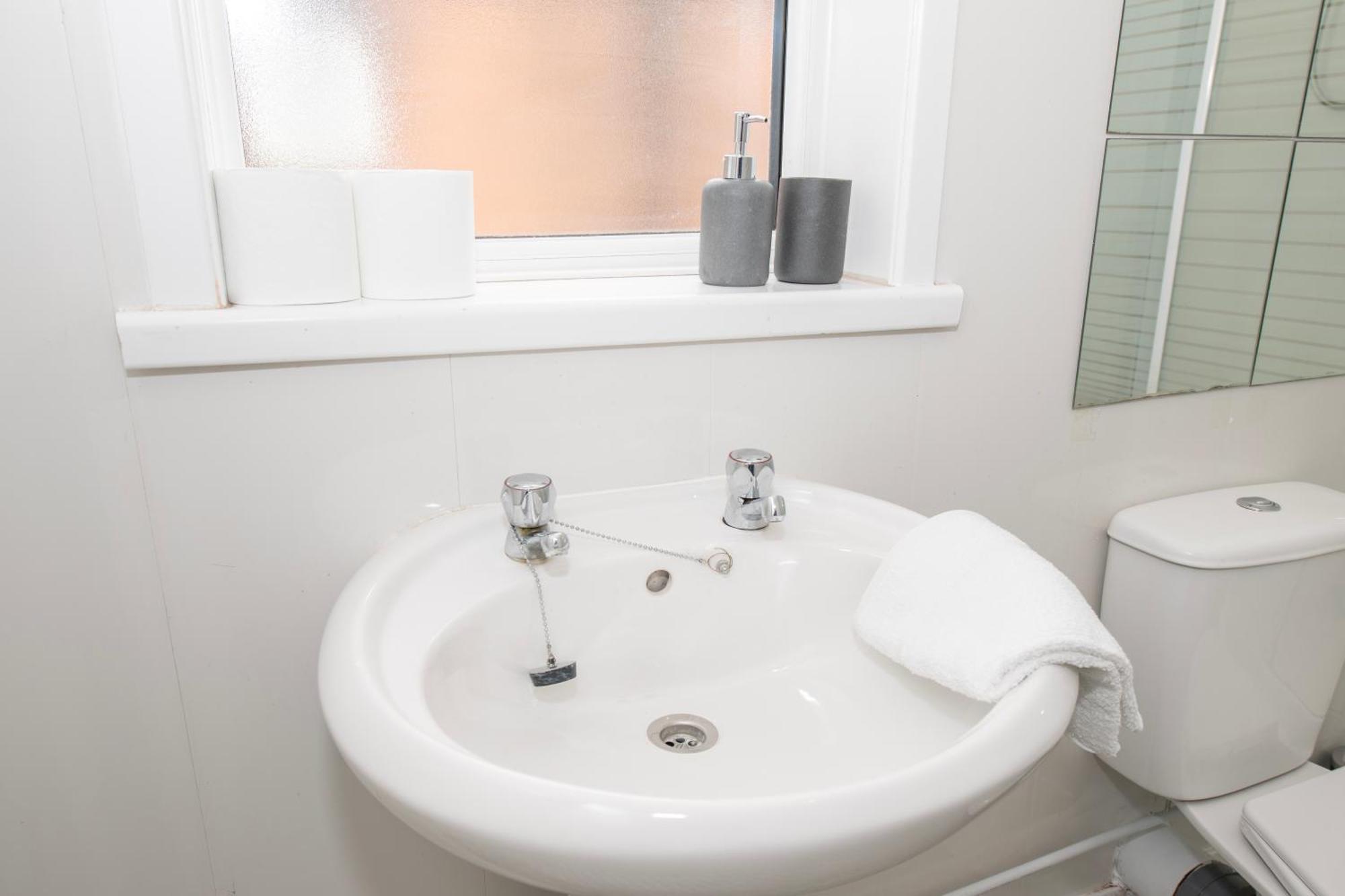 Versatile Cozy & Spacious Comfort Hull Apartments Kingston upon Hull ภายนอก รูปภาพ